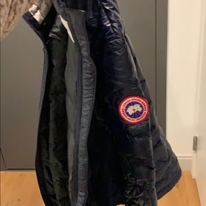 Navy Canada goose wind breaker